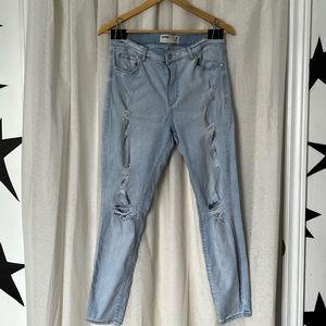 Light Wash Ripped Jeans